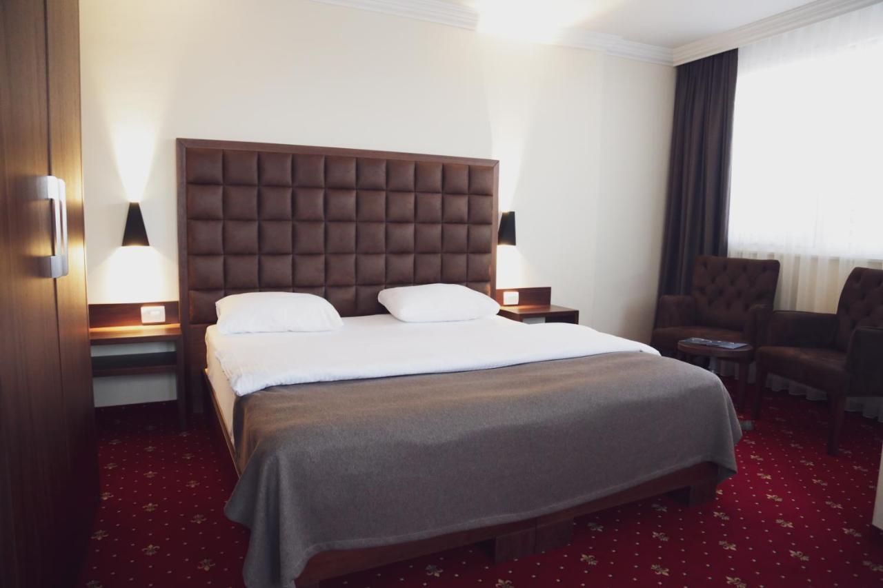City Hotel Prizren Extérieur photo