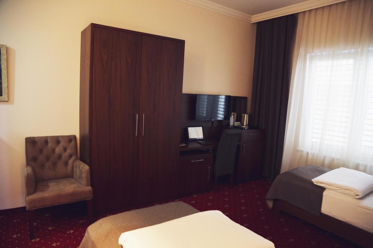City Hotel Prizren Extérieur photo
