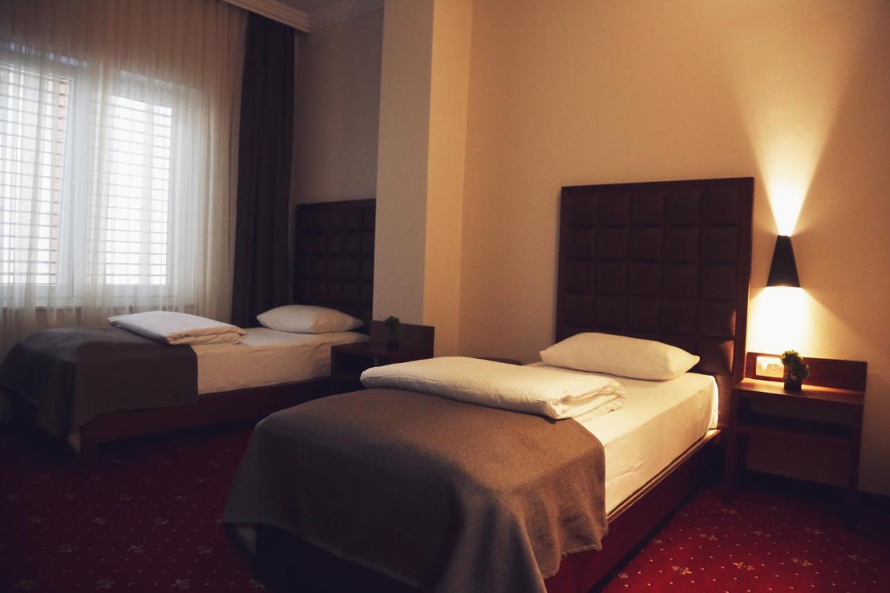 City Hotel Prizren Extérieur photo