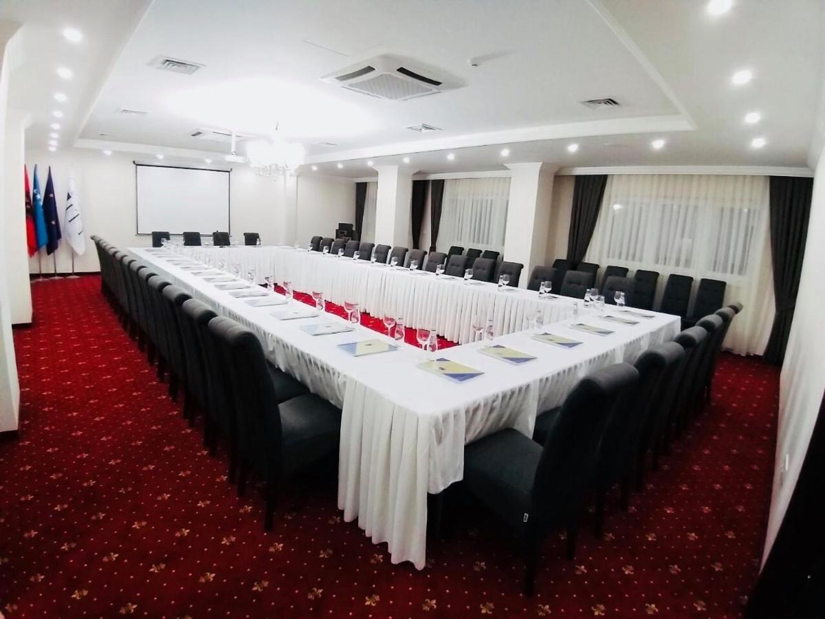 City Hotel Prizren Extérieur photo