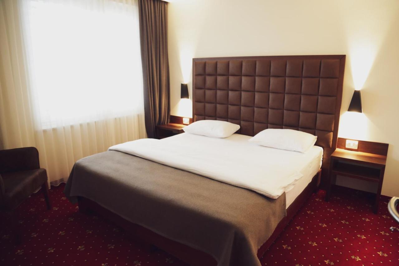 City Hotel Prizren Extérieur photo